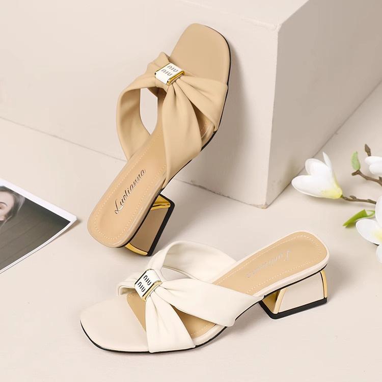 2025 Summer New Slippers Women's Fashion Middle Heel Soft Leather Bag Feet Sandals Versatile Thick Heel Sandals