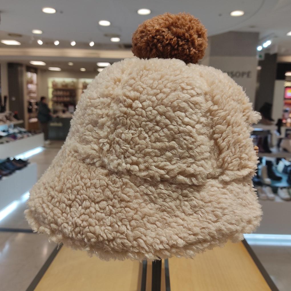 Capten Elle (Authentic) Pogle Fur Snowball Bonnet Bucket Hat ELC6UGC013