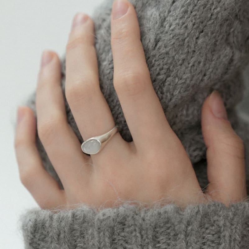 REINDEER GENTLE STONE RING 05