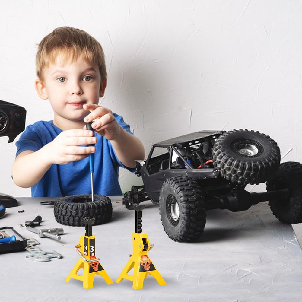 2 PCS Simulation Metal 3T Jack Repair Stand Height Adjustable Jack Repair Tool Mini Jack Stands for 1/10 RC Crawler Car