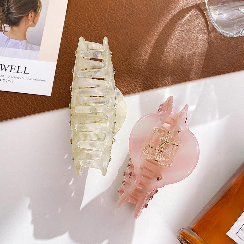 Chic Trendy And Oversized Rhinestone Hair Claw Clip In Soft Pastel Colors For Women