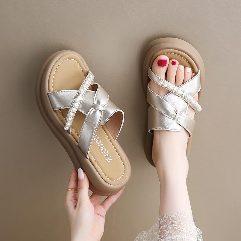 Beautiful thick-bottomed cool slippers women's summer wear new models with skirts fashionable beach slippers