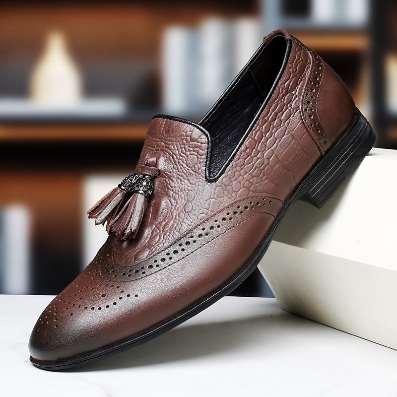 Fashion British Style Men's Luxury Brand Comfortable Business Fringe Leather Shoes Spring New Item Crocodile Leather Carved Oxford Shoes