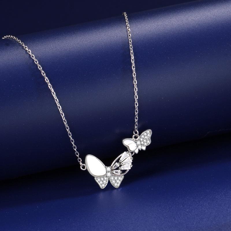 Original Fashion Butterfly Flying Necklace Female Fritillary Ins Niche Design High-End Jewelry Pendant Premium