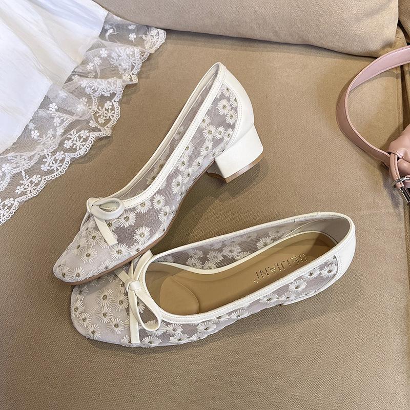 

Сладкая вышивка цветами, сетчатая пряжа, легкий рот, женские туфли, дышащие, на толстом каблуке, одинарные туфли, весна и лето, юбка 39