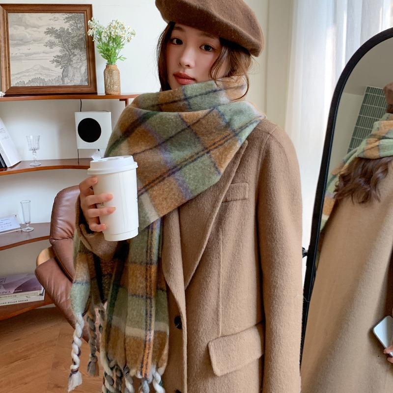 Christmas scarf winter women's high-end sense new versatile student green red scarf men's new gift
