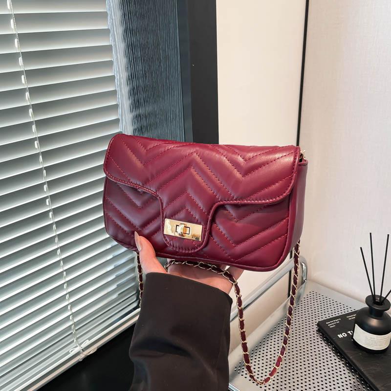 Korean Version of Premium Thick Chain Small Square Bag Premium Sense Large Capacity 2025 Spring and Summer Versatile Lock Messenger Shoulder Bag