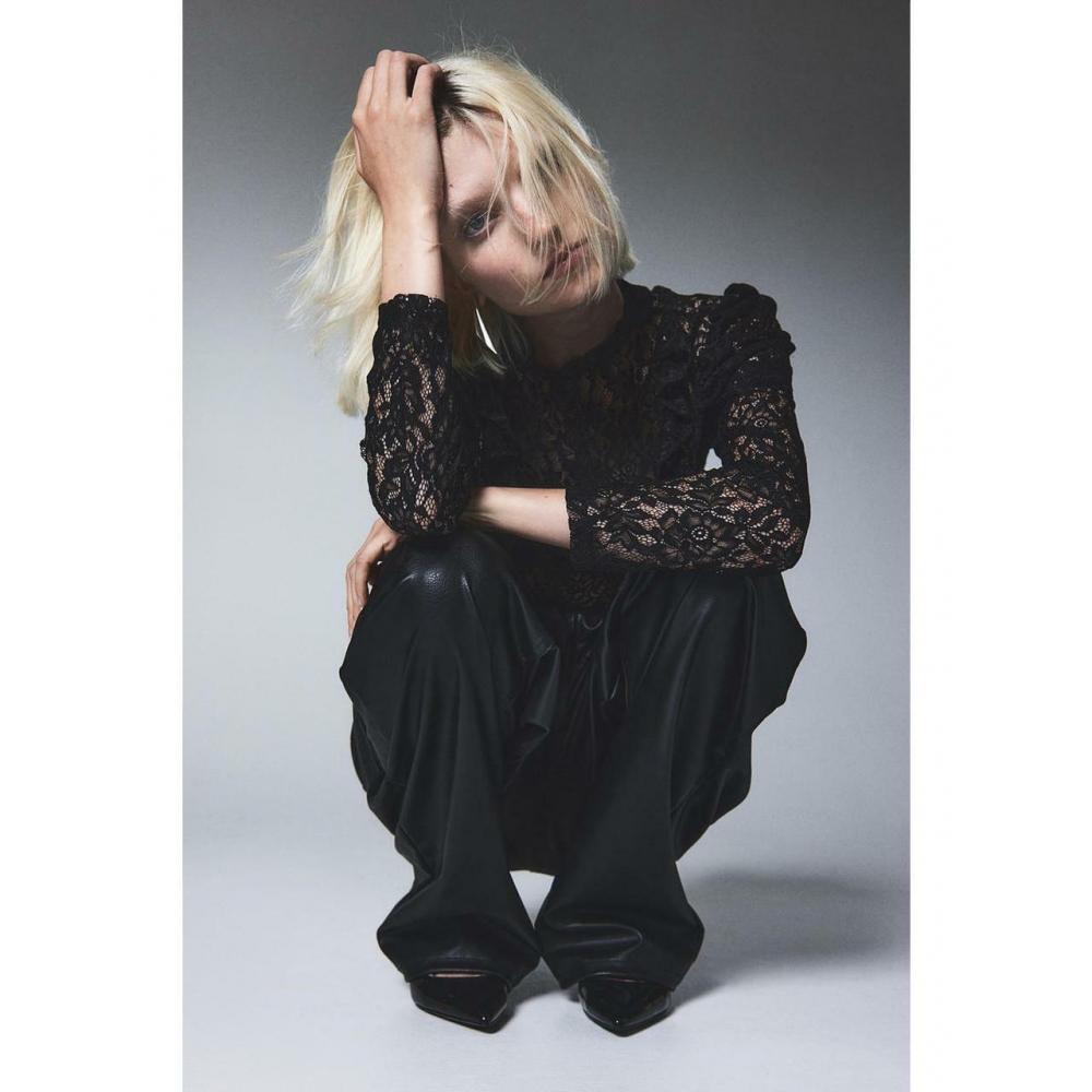 

Кружевной топ с пышными рукавами и оборкой H&M, черный 1194660001