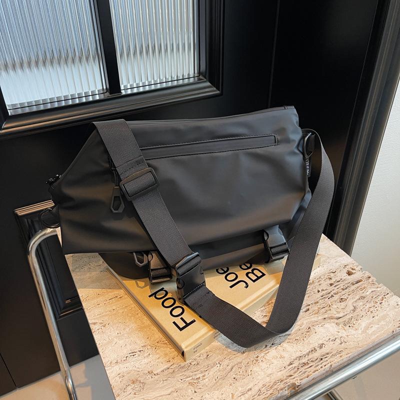 Sports Crossbody Bag Women's Commuter Bag Riding Backpack Large Capacity Shoulder Bag