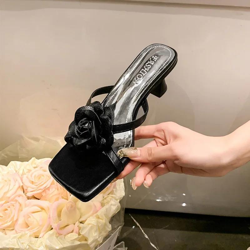 French Fairy Style Open-Toe Rose Slippers Women Summer Outdoor Wear Thick Heel Stunning Sandals Comfortable Rubber Sole Slides