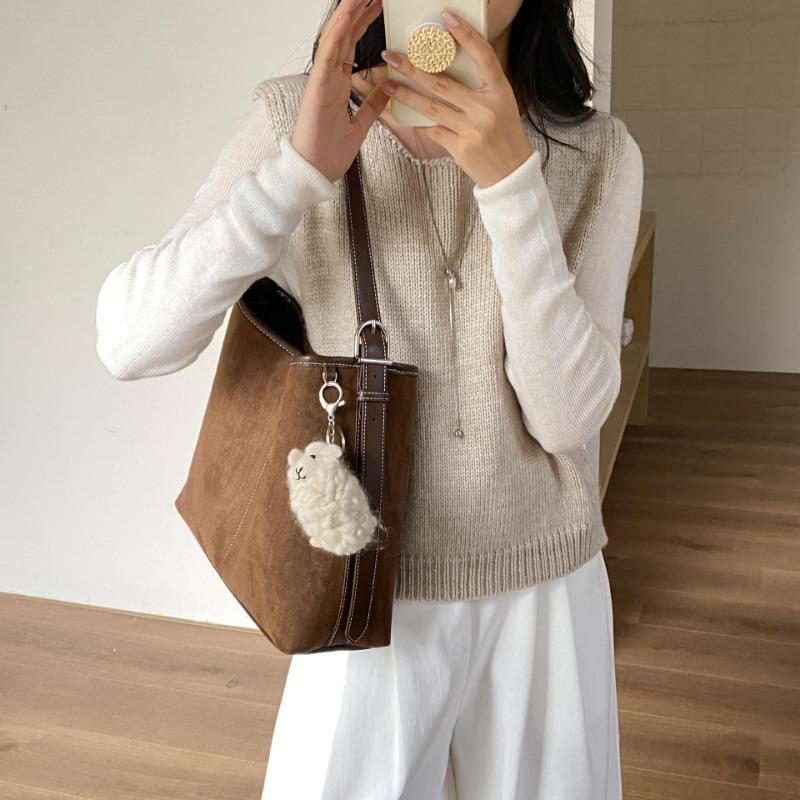 Autumn and winter suede bags, new suede retro wind tote bags, large-capacity women's shoulder bags.