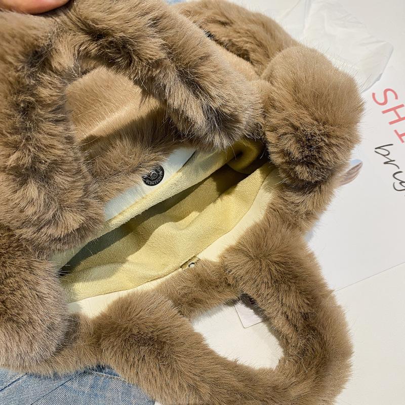 2025 Autumn New Single Shoulder Fluffy Handbag Fashionable Fluffy Crossbody Handbag Women's Casual Texture Plush Bag