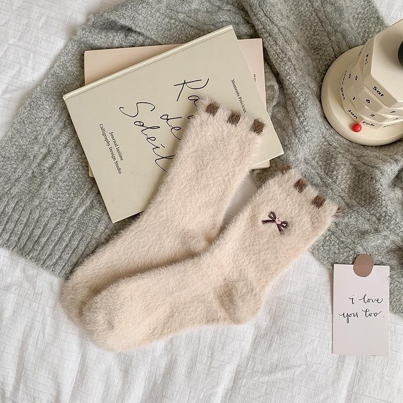 

1/4Pairs Autumn Winter Women S Thick And Warm Cartoon Animal Bear Bow Pattern Design Socks Suitable For Indoor Home Wear