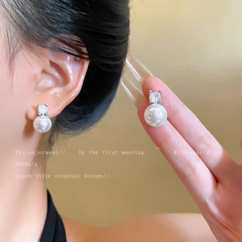 Sterling silver needle classic Princess Diana imitation pearl stud earrings light luxury high temperament atmospheric earrings unique earrings