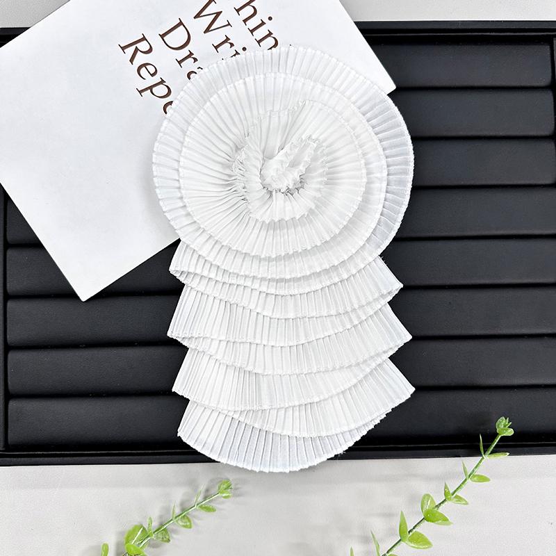 

Стильный воротник на плечо с преувеличенным большим цветком, плиссированная ткань с цветочным узором, прессованная плиссированная поделка, цветок, аксессуары для одежды своими руками белый