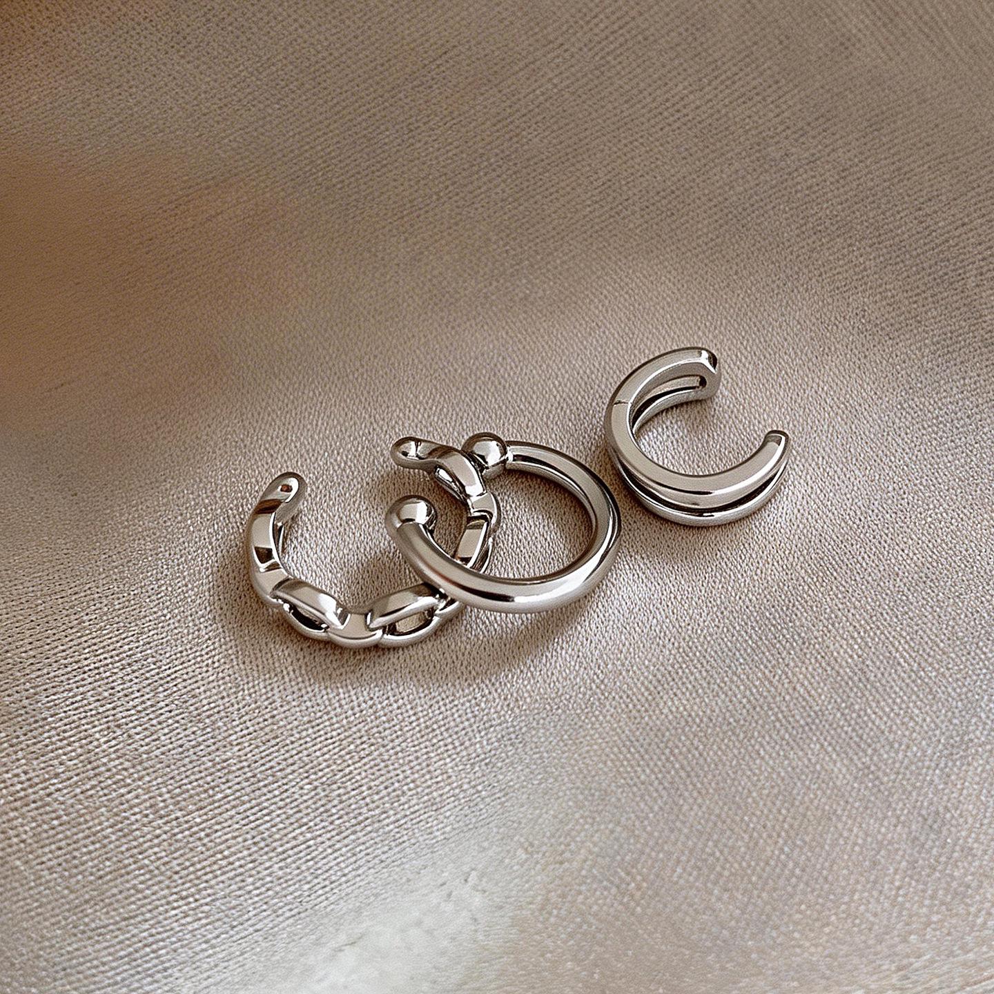 Double Layer Hollow Ear Clip for Non-Pierced Ears - Luxurious, Fashionable & Versatile Cartilage Earring