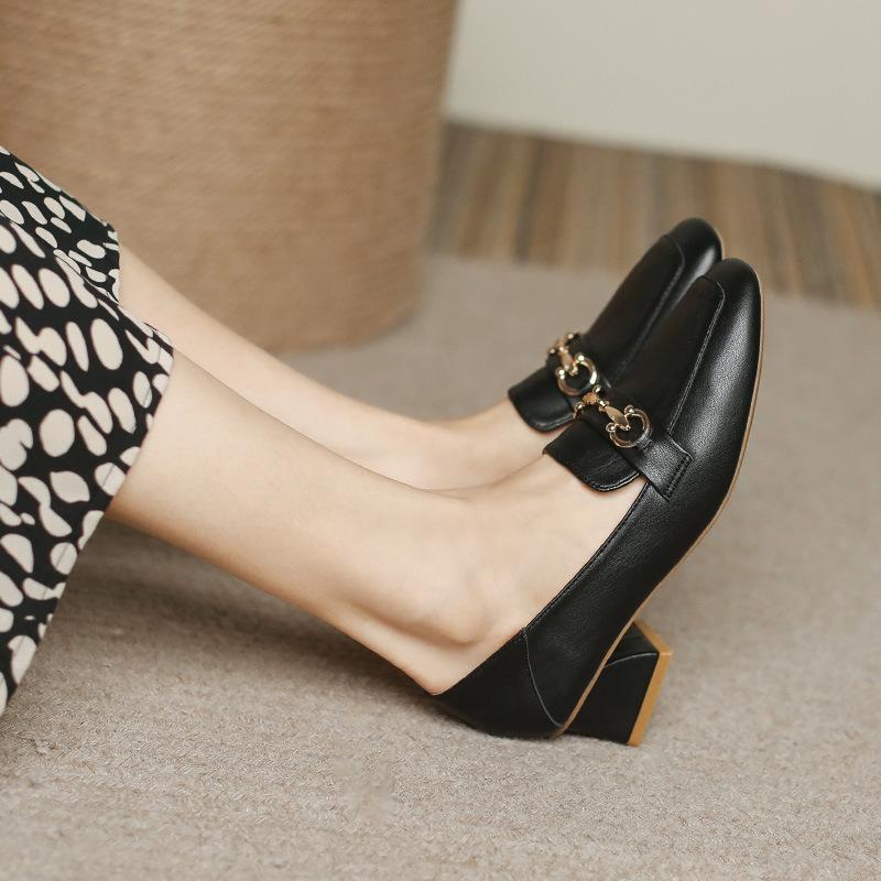 Lederballerina für Damenschuhe aus Huizhou, Traubenmutter, gleiche Mary Jane Schuhe, hoher Absatz, Frühling neu, dicker Absatz, einzelne Schuhe