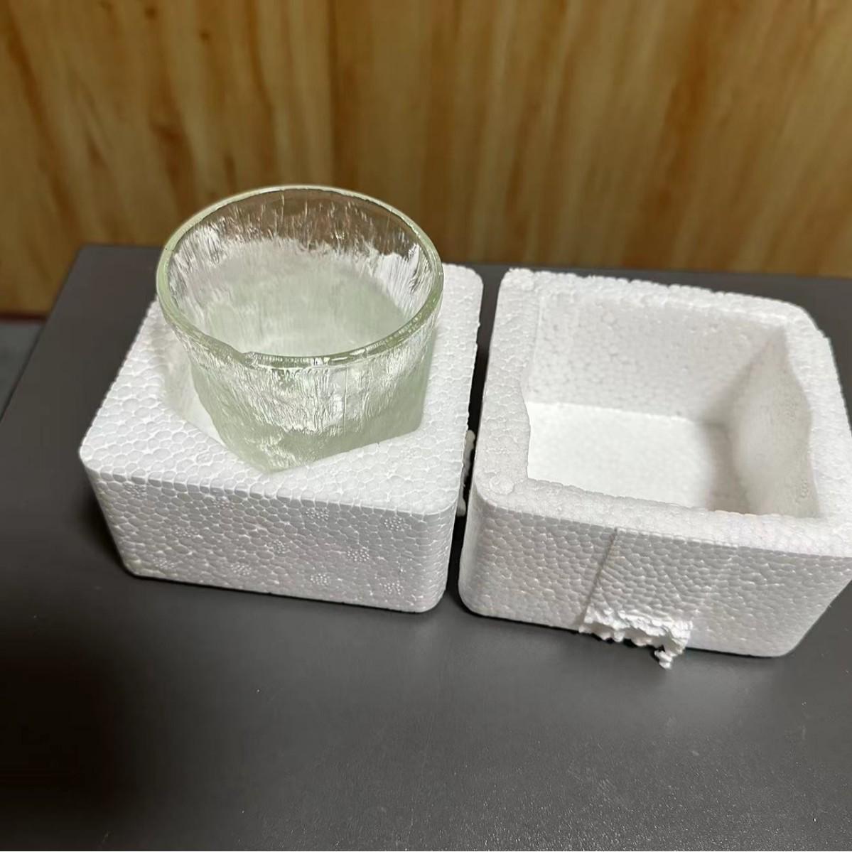 

Минималистичная чашка из ледникового стекла - Стильный нишевый дизайн для пива, молока или воды