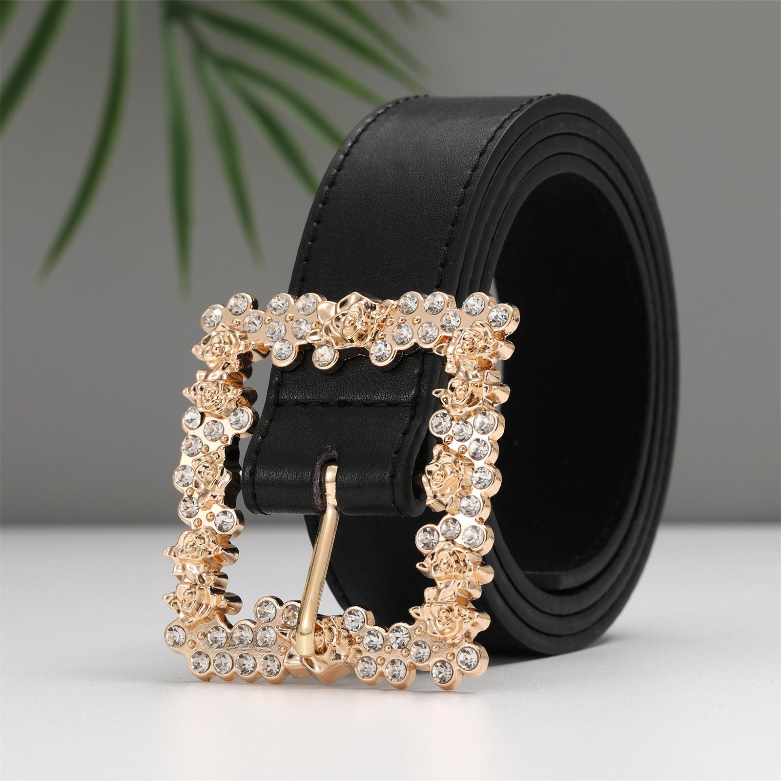 

Ремень женский со стразами и квадратной пряжкой, украшение для джинсов, брюк, блейзера, ремень с пряжкой 112cm чёрный