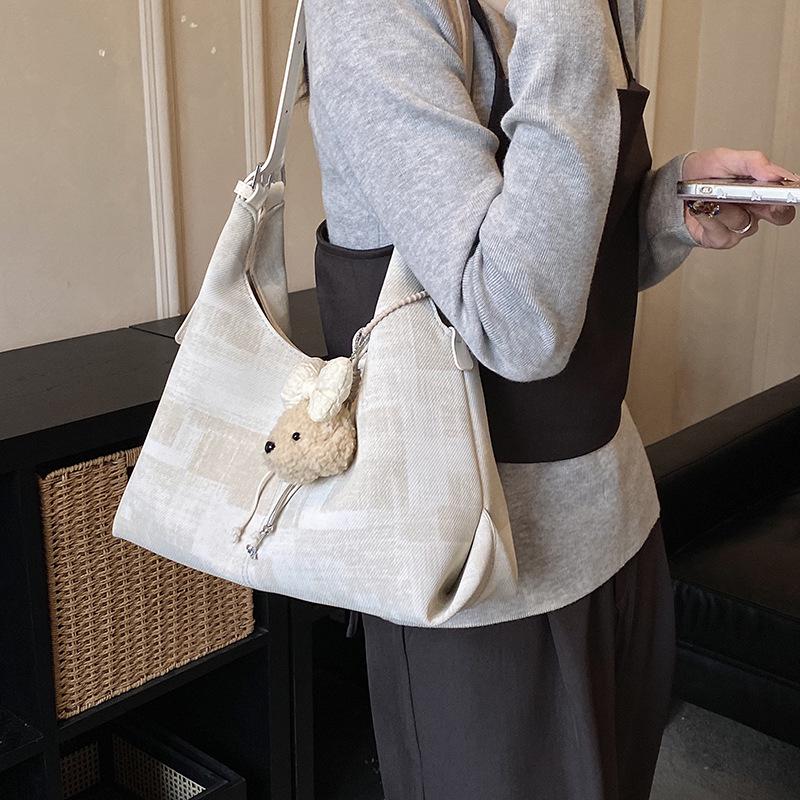 2026 Korean Style Plush Bear Shoulder Bag: Cute & Versatile Women's Tote Bag for Fashionable Commutes