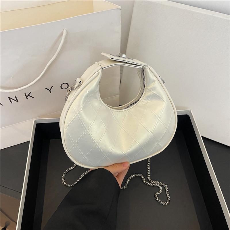 

Повседневная сумка через плечо для женщин 2024 года, новая летняя корейская версия, модный дизайн в иностранном стиле, модная однотонная сумка через плечо, переносная сумка для пельменей белый