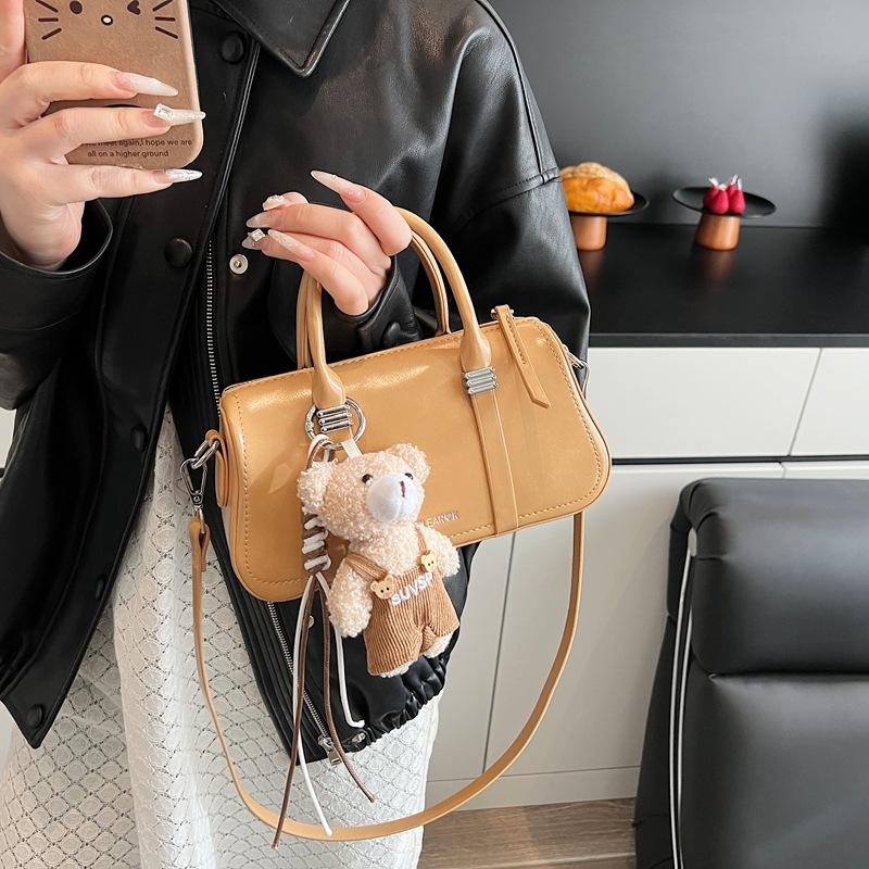 Premium bag women's spring and summer 2025 new fashion niche design shoulder messenger bag women's portable pillow bag