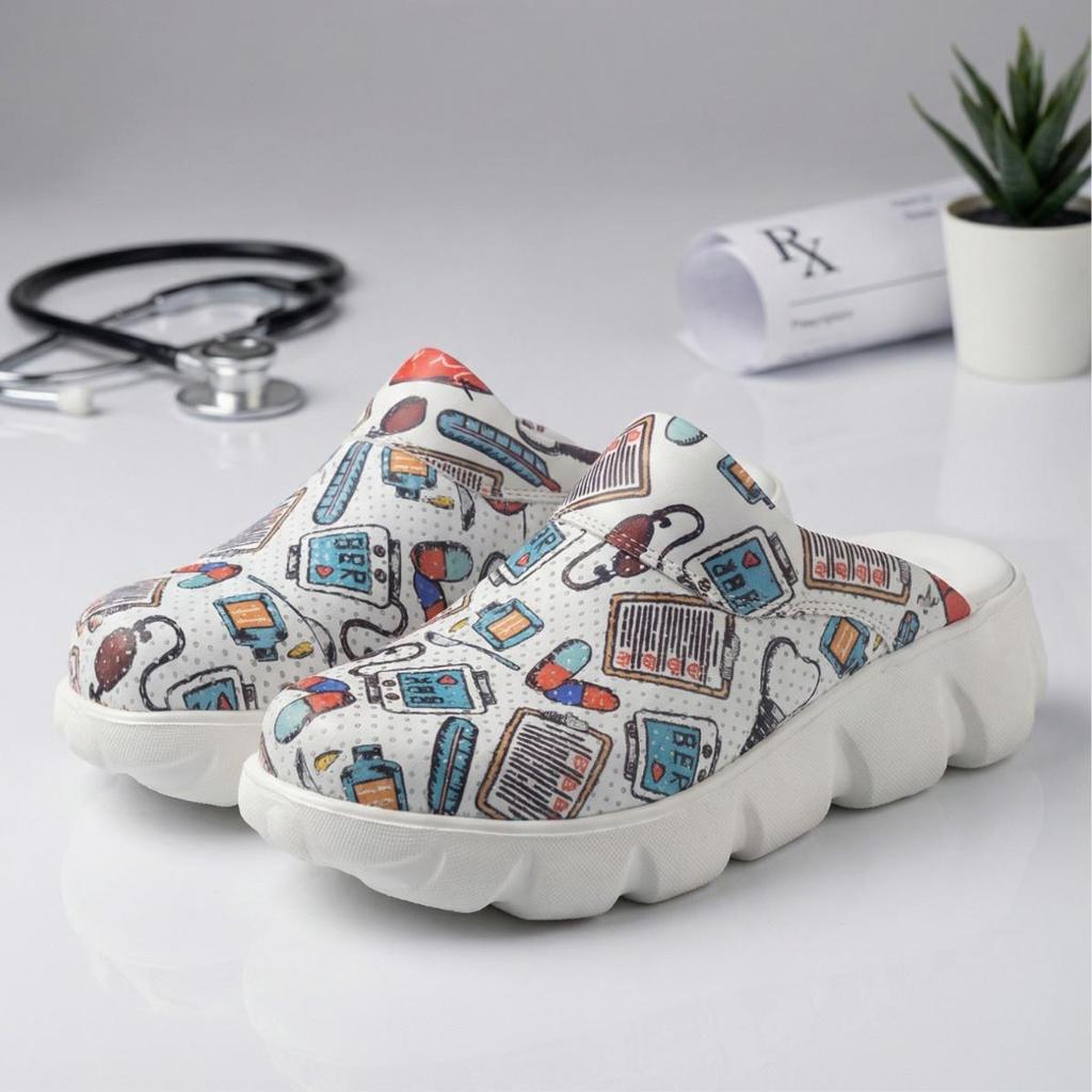 Women Light Sole Medical Clogs Sabo Hospital Shoes Non-Slip Slipper Nurse Doctor Midwife Surgical Sandals