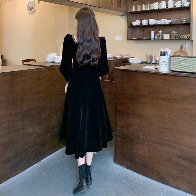 Kleines französisches schwarzes Kleid im Hepburn-Stil - Neuer Frühling/Herbst A-Linien Puffärmel Quadratischer Ausschnitt Midilänge Rock Trend