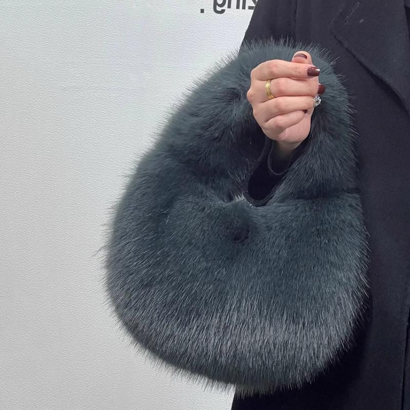 

New Winter Plush Handbag for Women Fashion Handheld Fluffy Bag Versatile Underarm Bag Trend Shoulder Bag Commuting Hobo Bag 32x35cm світло-зелений колір