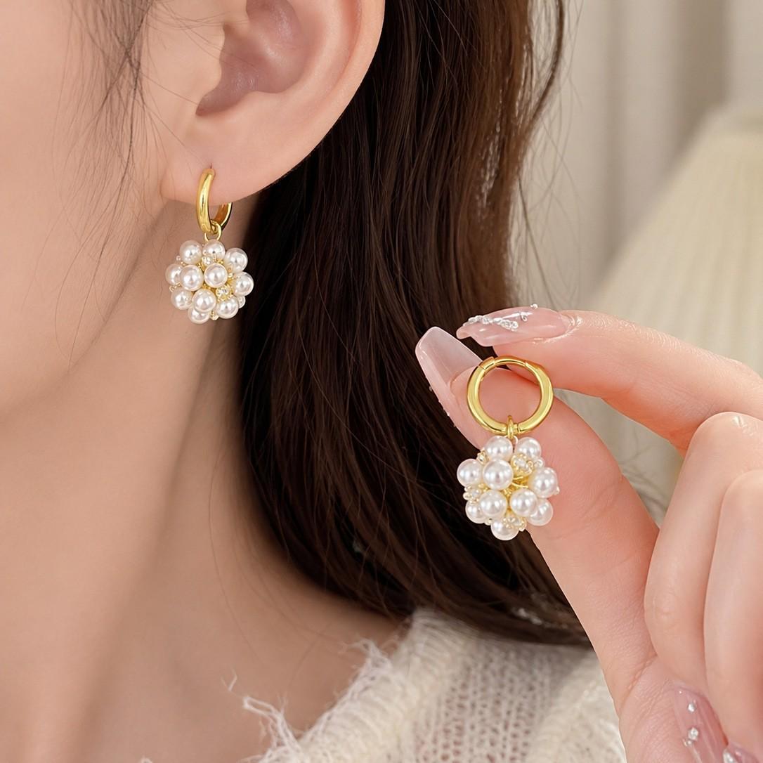Elegant French Pearl Zirconia Flower Detachable Stud Earrings - Exquisite High-End Versatile Jewelry Accessory.