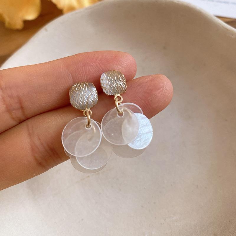 Silver needle opal shell fringed earrings sweet small fresh temperament earrings light luxury high sense versatile earrings women