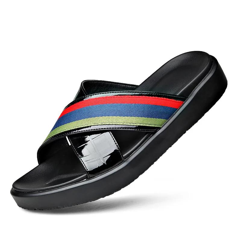 Zapatos de Playa Casuales para Hombre Antideslizantes Suela Blanda Moda Verano Chanclas Sandalias Deportivas Masculinas Nuevas Pantuflas de Diseñador para Hombre