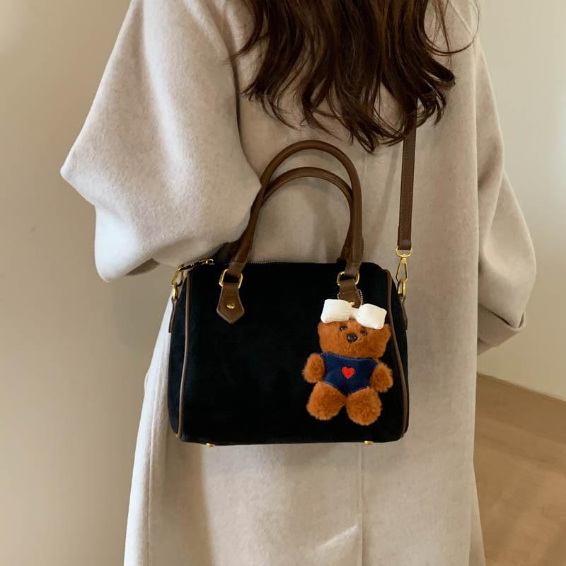 High-end niche bag women's leisure Boston bag 2025 new trendy autumn and winter versatile single shoulder crossbody pillow bag