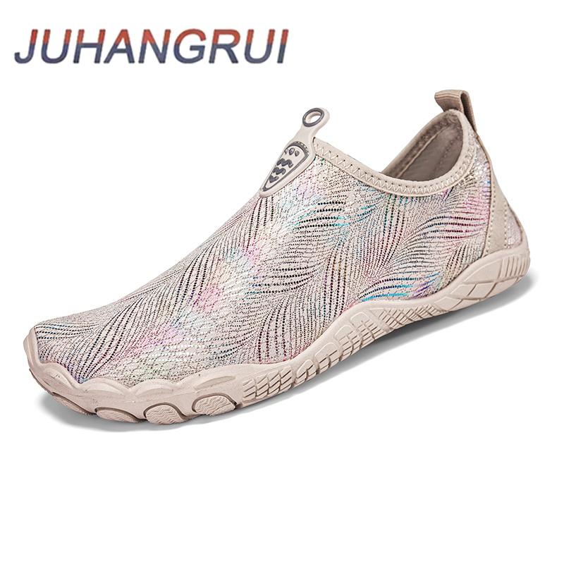 Women Aqua Shoes Barefoot Beach Water Shoes Swimming Shoes Quick-dry Beach Slippers Upstream Sneakers Light Women Yoga Shoes