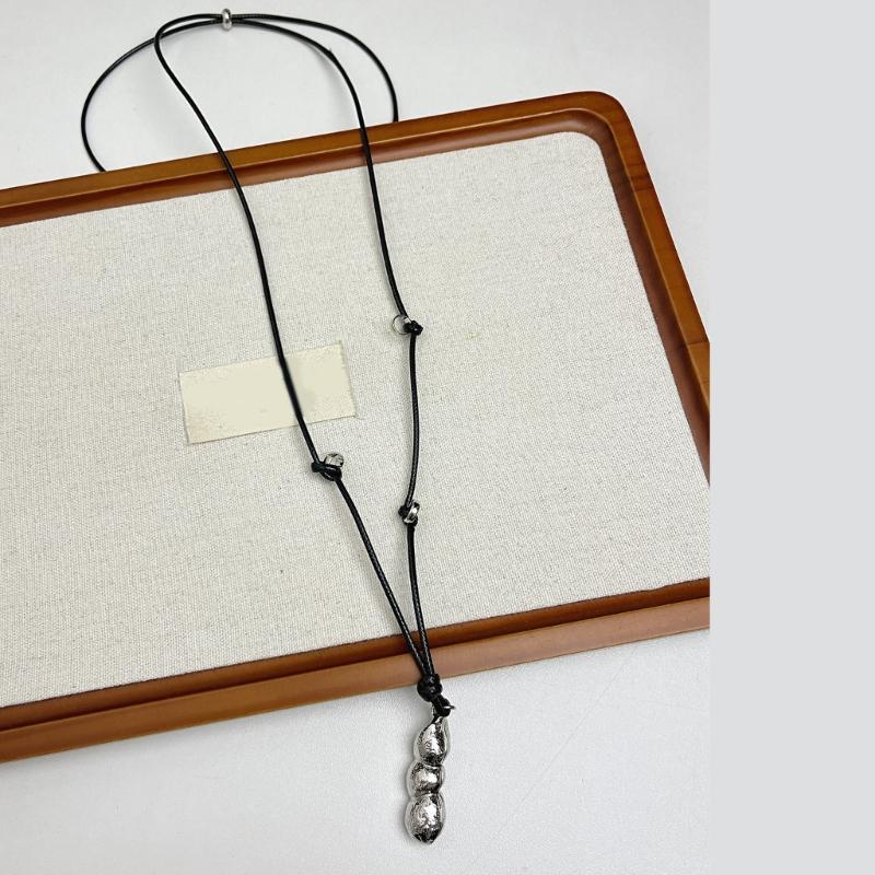Symbolic Peanut Pendant Necklace Adjustable Length Neckchain Fashion Jewelry For Daily Outfit Enhancement