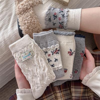 Graue Socken mit Blumenmuster für Damen, Mittelhohe Socken für Herbst und Winter, Warme Socken aus Wollplüsch, Spitze Vintage Langsocken