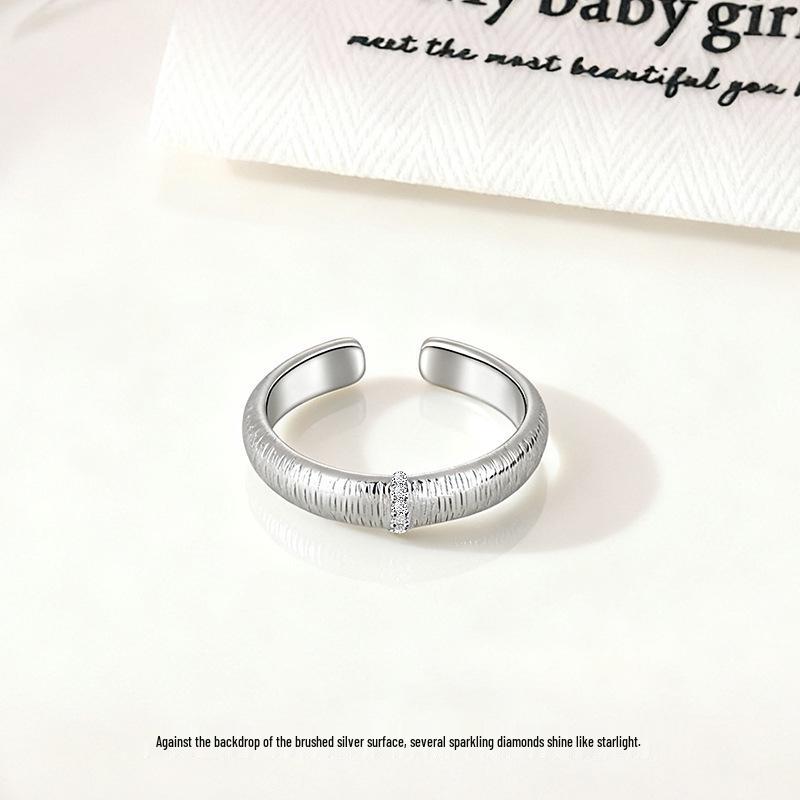 Versatile Vintage-Style Zircon Ring for Women - Elegant Stackable Starburst Retro Brushed Index Finger Ring
