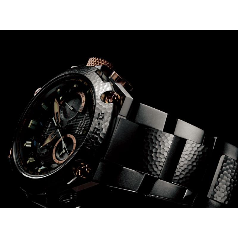 Casio Men's 200M Water Resistant Analog Shock Resistant Quartz Watch MRG-G1000HT-1A