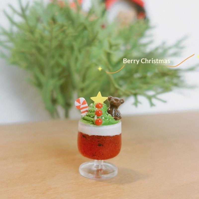 1Pcs Diy Dolls Accessories Cute Christmas Gingerbread Man Miniature Dollhouse Fruit Ice Cream Mini Ice Drink For Xmas Kids Gift