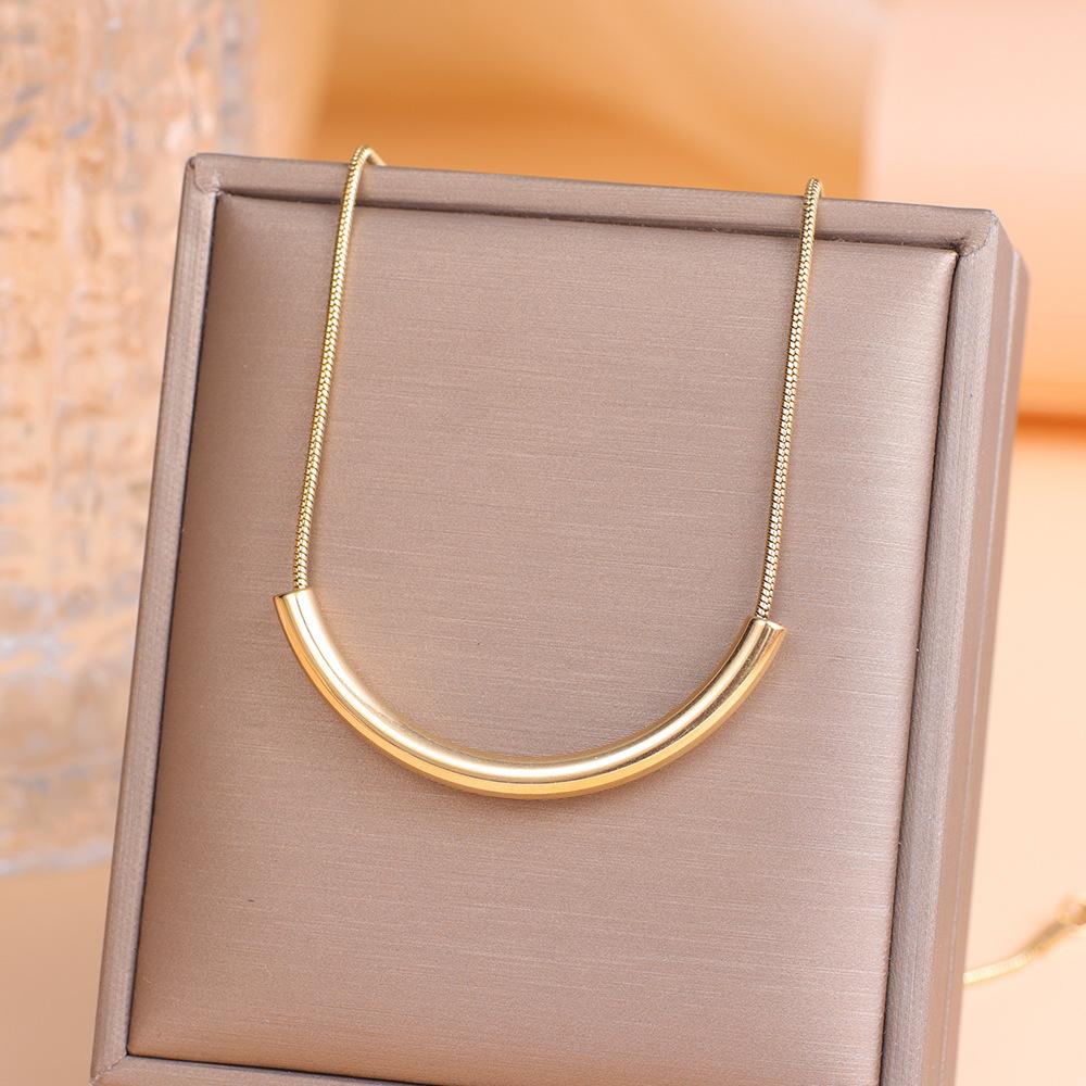 Titanium steel stainless steel simple small elbow necklace clavicle chain hot-selling male Internet celebrity jewelry