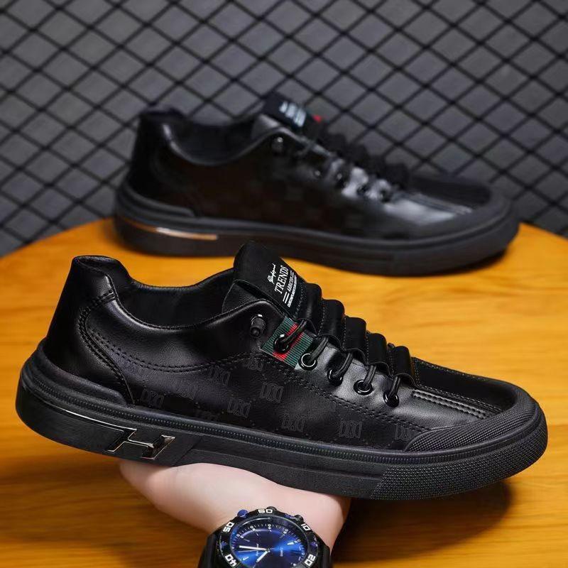 2025 autumn new casual men's shoes outdoor sports board shoes student white shoes Korean version fashion trendy shoes men's low top