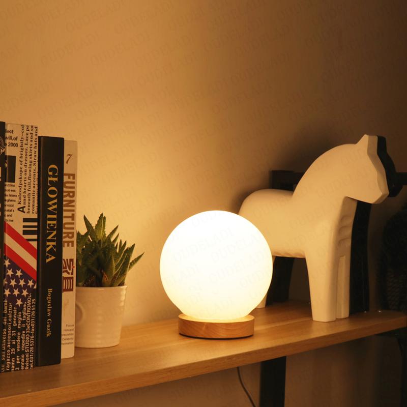 Einfache Glaskugel Tischlampe LED Wohnzimmer Arbeitszimmer Wohnkultur Beleuchtung Holz Kleine runde Schreibtischlampe Schlafzimmer Nachttisch Nachtlicht