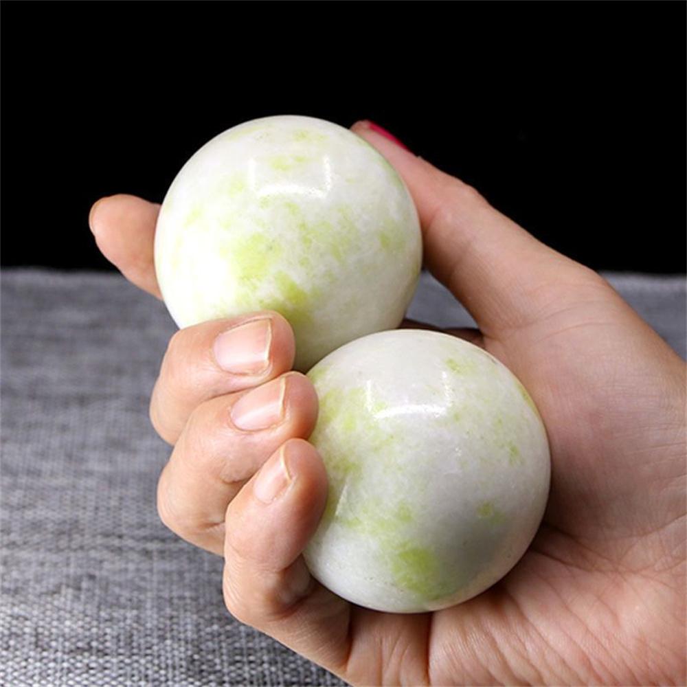 1Pair 50mm Natural Jade Baoding Ball Fitness Handball Quartz Sphere Relaxation Hand Wrist Exercise Massage Therapy Healing Stone