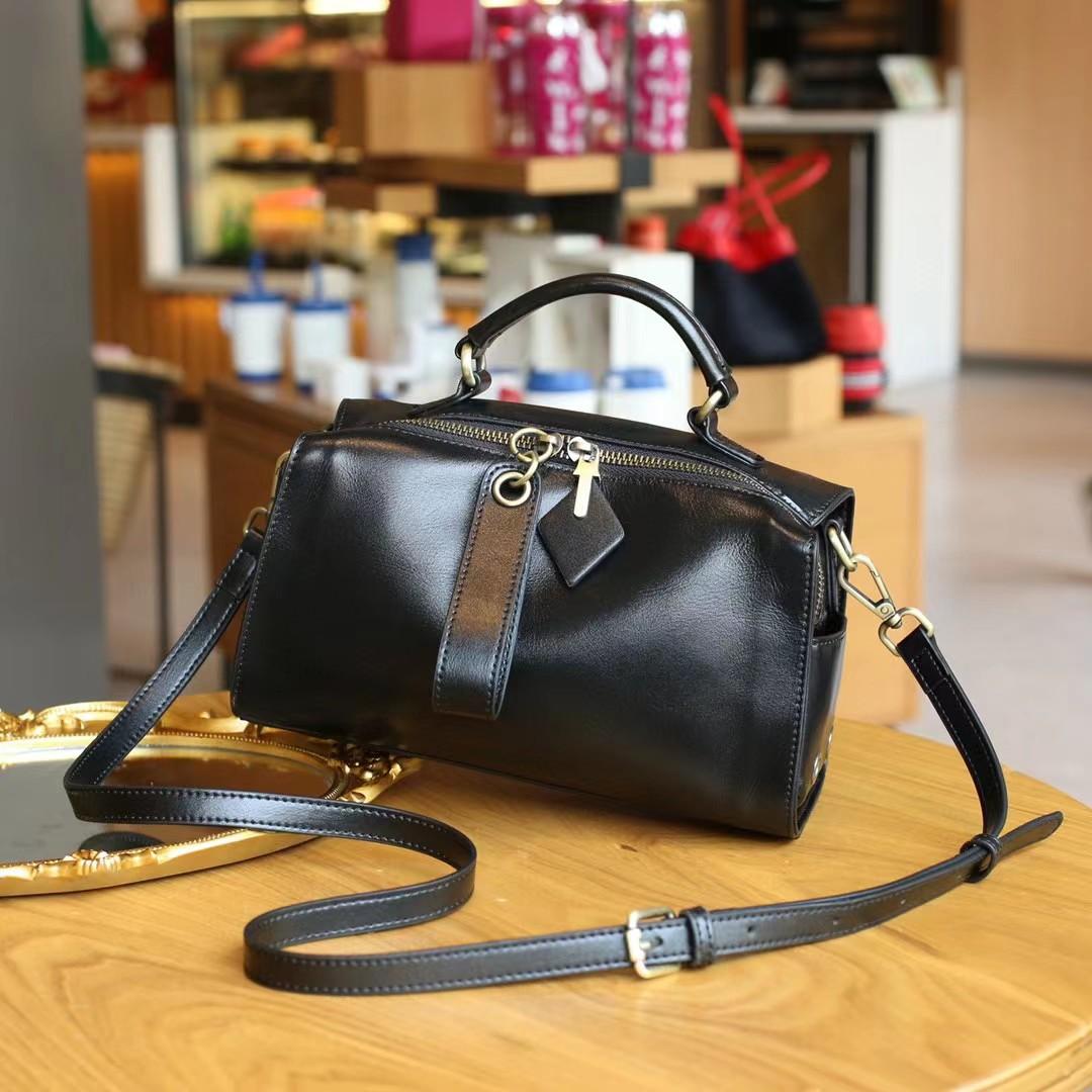 

Весенне-летняя женская сумка большой вместимости, маленькая квадратная сумка в стиле ретро Бостон, женская сумка кроссбоди из мягкой кожи на одно плечо