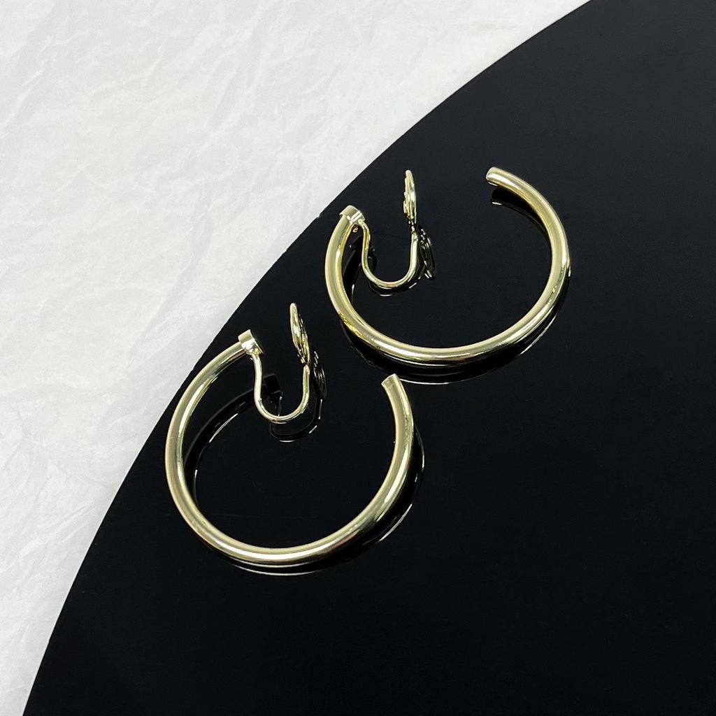 Pearl Mosquito Coil Disc Ear Clips: No-Pierce, Elegant French-Style Earrings for Women