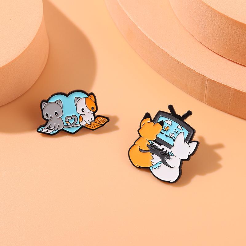 Fox Companion Couple For Playing Games Enamel Brooches Adventure Sailboat Warrior Badges Pin Bags Hat Jewelry