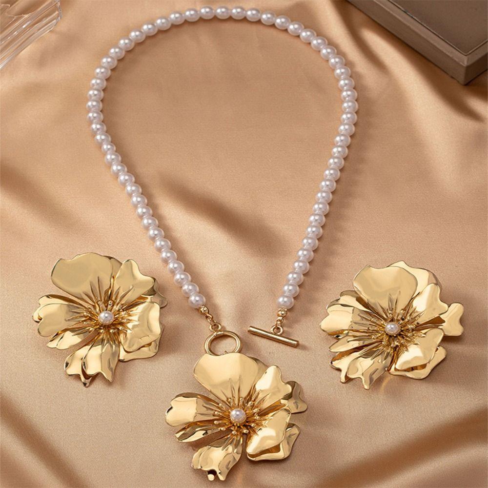 Light Luxury Flower Necklace Earrings Pearl Beaded Women's Necklace Suit  Banquet