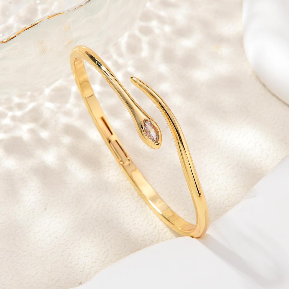 Curved Zircon Geometric Buckle Light Luxury High-end Temperament Versatile Women's Bracelet