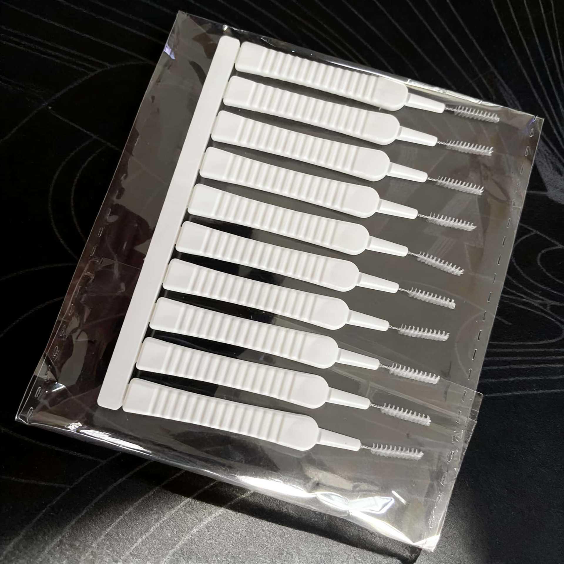 Multifunctional Mini Shower Head & Nozzle Cleaning Brush