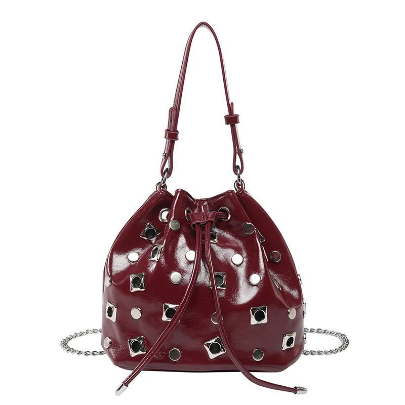 Bag 2025 New Niche Design Rivet Bag Foreign Style Hot Girl Portable Bucket Bag Female Messenger High Sense